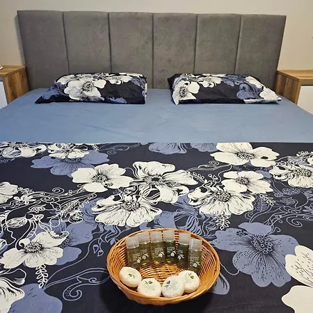 Bohemi With Free Parking Apartament *