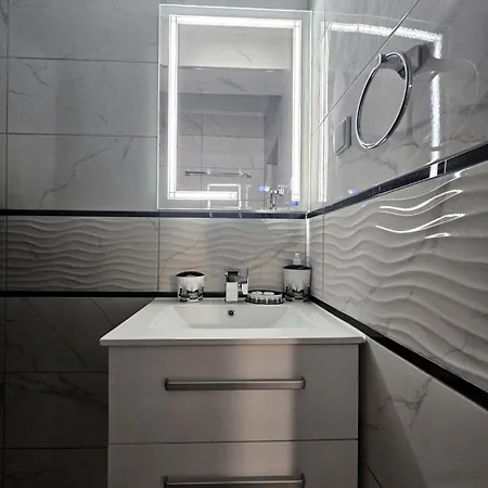 Bohemi With Free Parking Apartament *