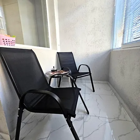 公寓 Bohemi With Free Parking