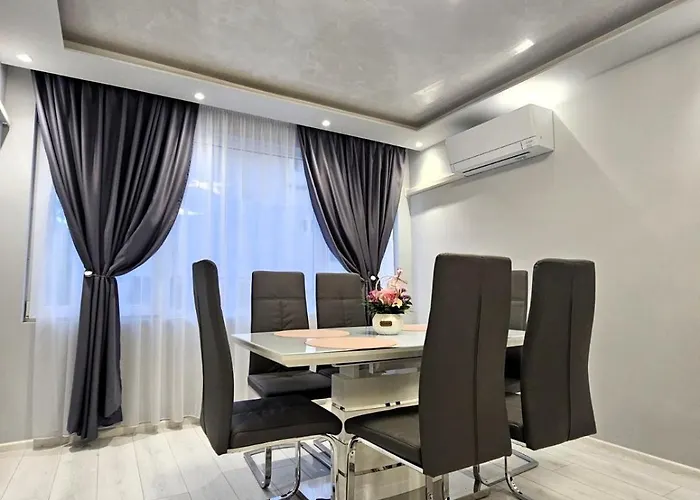 Bohemi With Free Parking Apartament