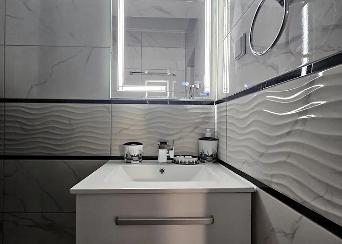 Bohemi With Free Parking Apartament *